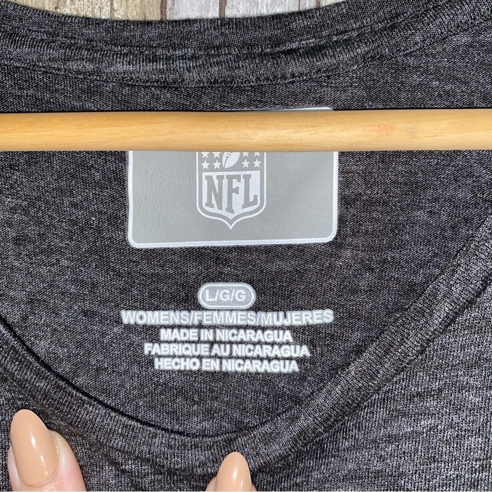 Carolina Panthers Women’s Large Heather Gray Tee NWT NFL Graphic Football Shirt - Picture 3 of 5